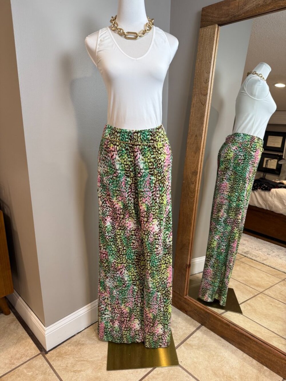 Vakkorama Multicolor Print Crinkle Wide Leg Pants Size M